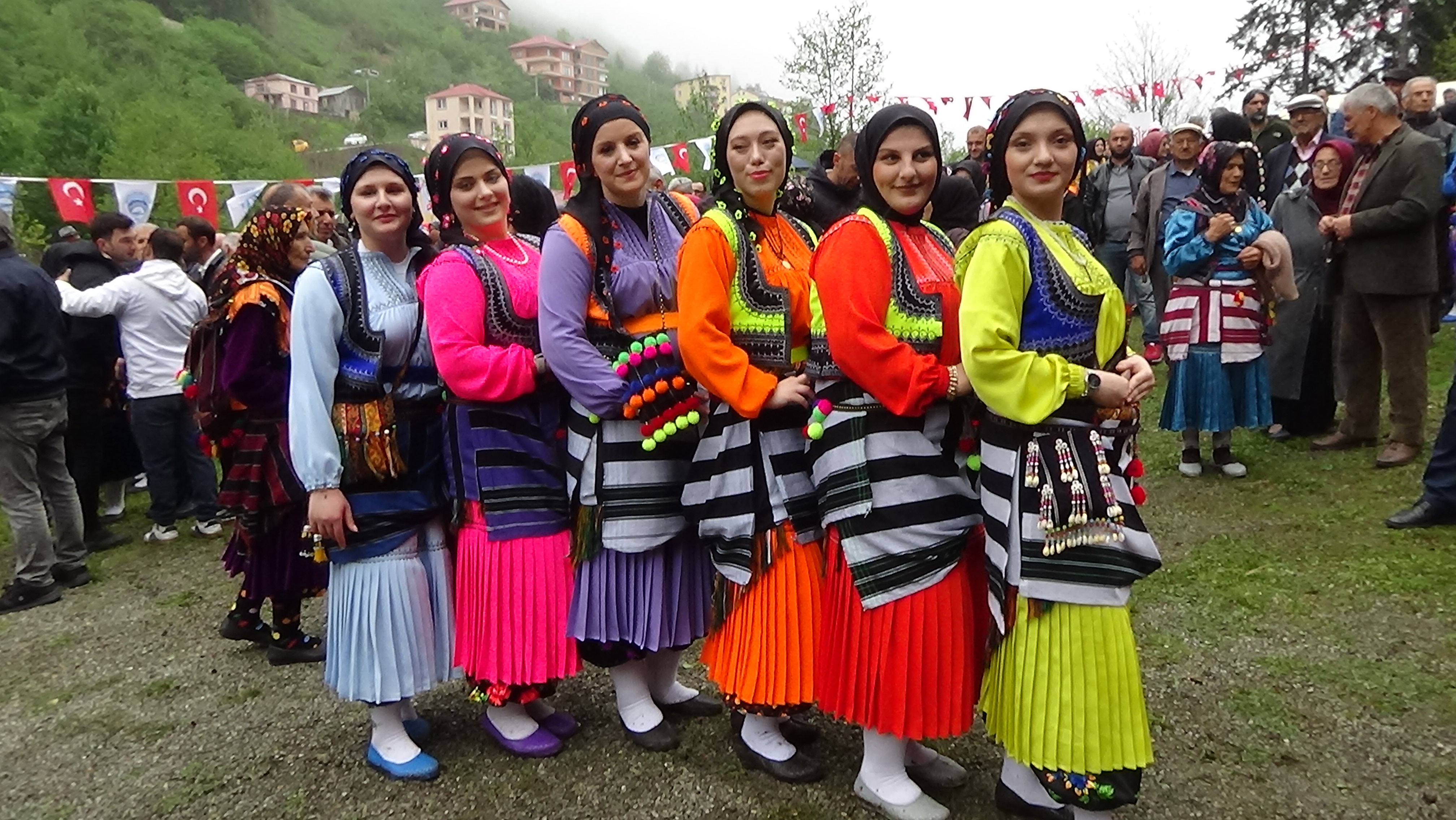 30. Aci Su Bahar Bayrami Gerçekleşti̇ 090