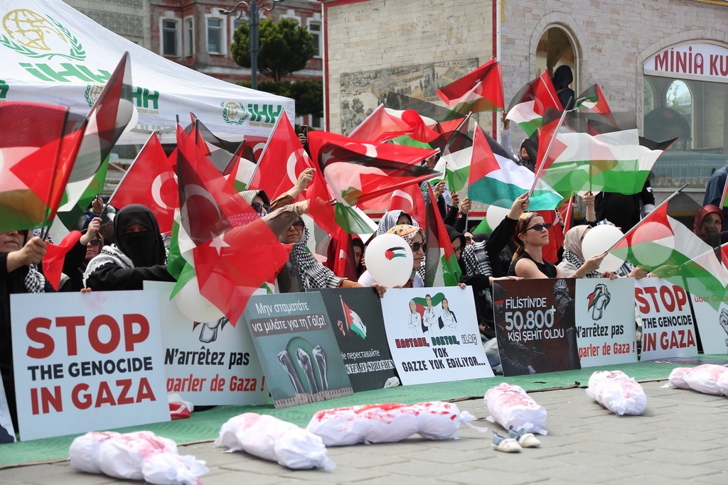İstanbul’da Kadınlardan Gazze’ye Destek Eylemi (1)