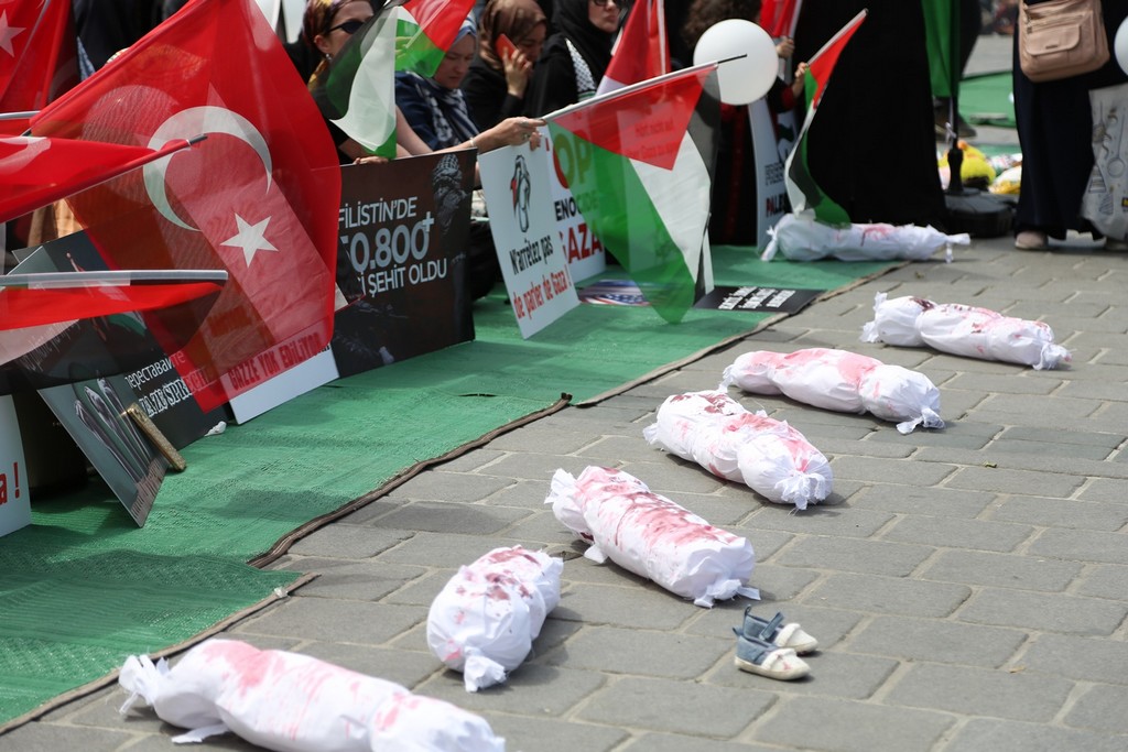 İstanbul’da Kadınlardan Gazze’ye Destek Eylemi (2)