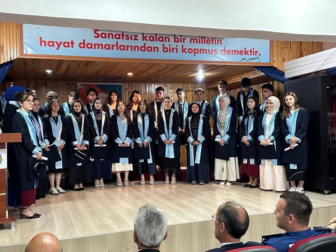 Anadolu Li̇sesi̇ 9. Mezun 124