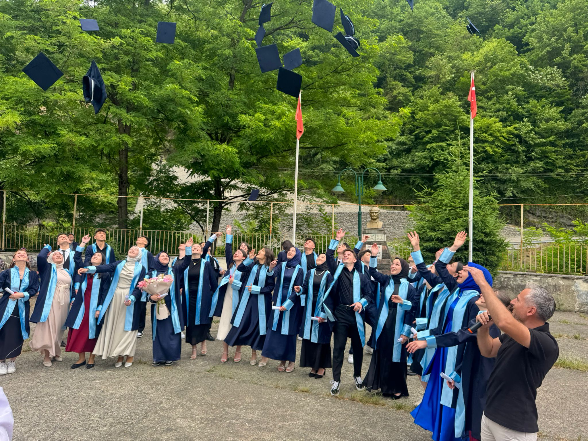 Anadolu Li̇sesi̇ 9. Mezun 136