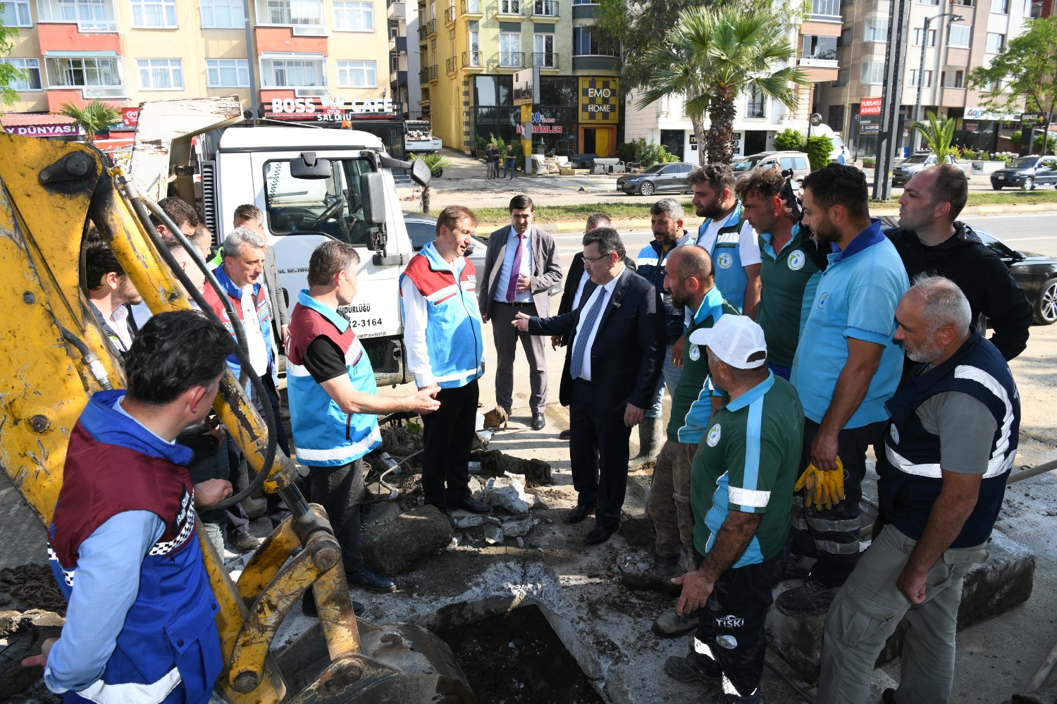 Başkan Genç, Beşi̇rli̇'de Esnafi Zi̇yaret Etti̇ 3