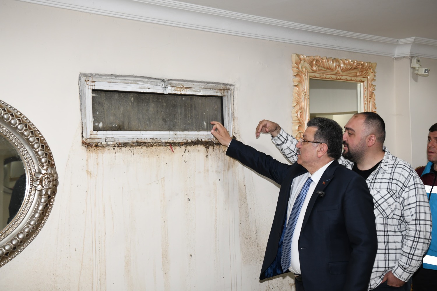 Başkan Genç, Beşi̇rli̇'de Esnafi Zi̇yaret Etti̇ 5