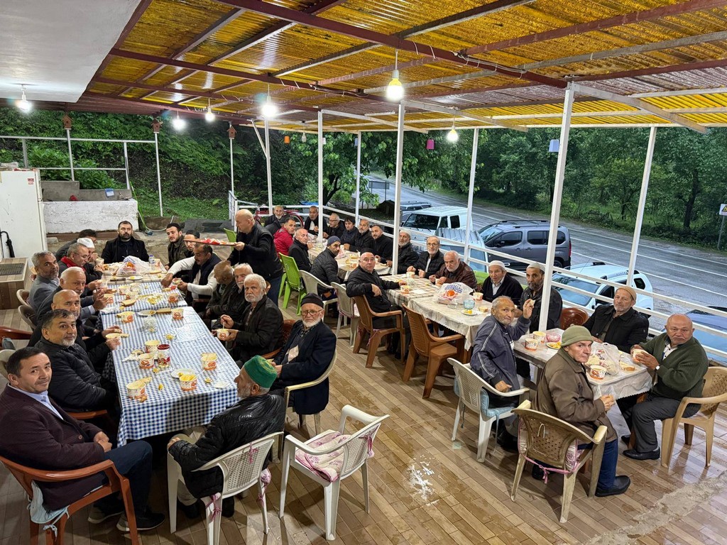 Kuzgun Köyü'nde Sabah Namazı Coşkusu (1)