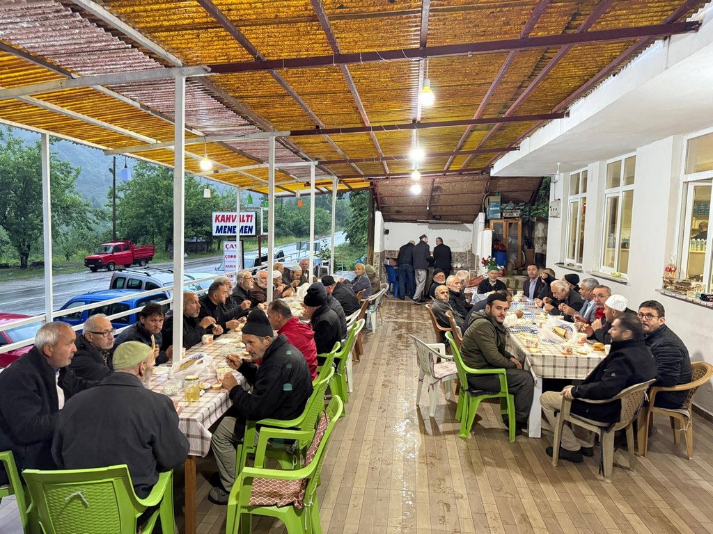 Kuzgun Köyü'nde Sabah Namazı Coşkusu (3)
