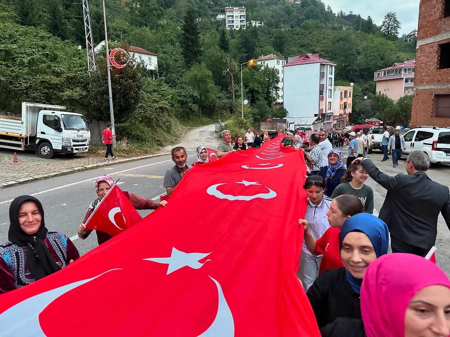 2025 Yilinda 15 Temmuz Şehi̇tleri̇ni̇ Andik 104