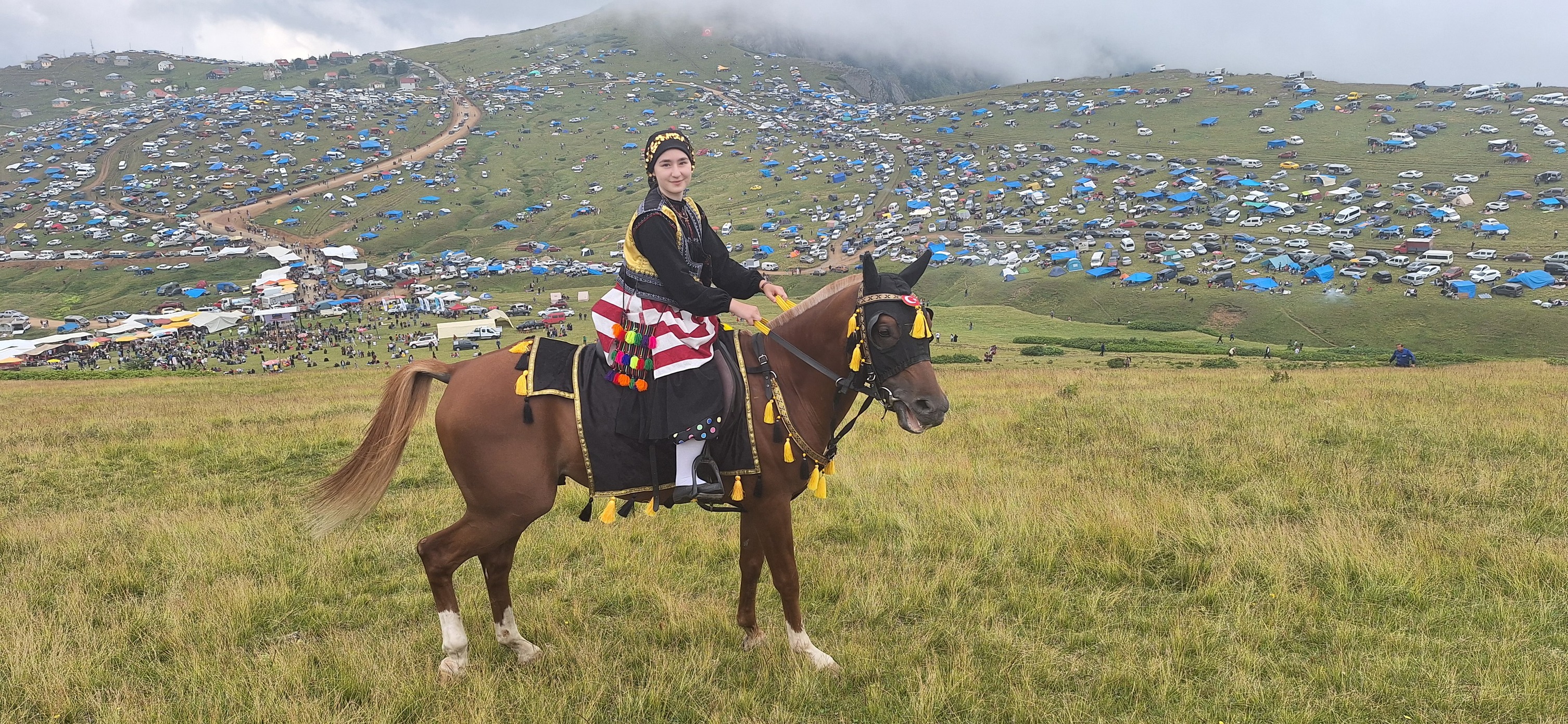 Ağasarın Atlı Çepni Kızı Gönüllere Dokundu 3