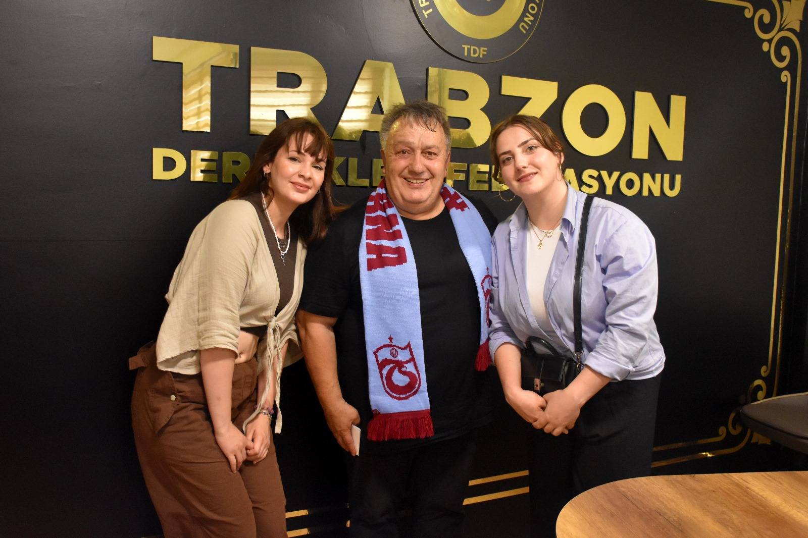 Sanatçı Türüt Tdf Trabzon Şubesini Ziyaret Etti 1