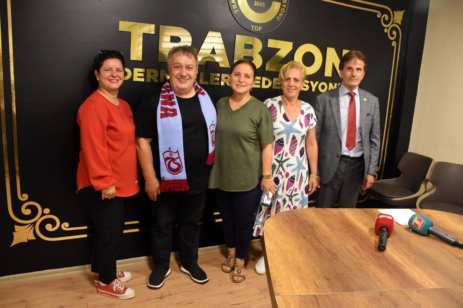Sanatçı Türüt Tdf Trabzon Şubesini Ziyaret Etti 5
