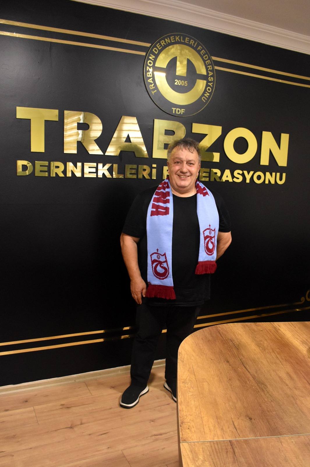 Sanatçı Türüt Tdf Trabzon Şubesini Ziyaret Etti 6