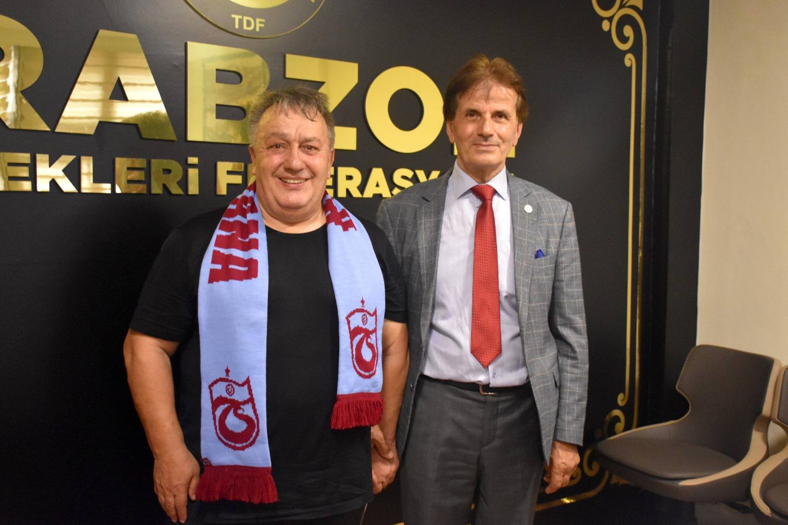 Sanatçı Türüt Tdf Trabzon Şubesini Ziyaret Etti 7