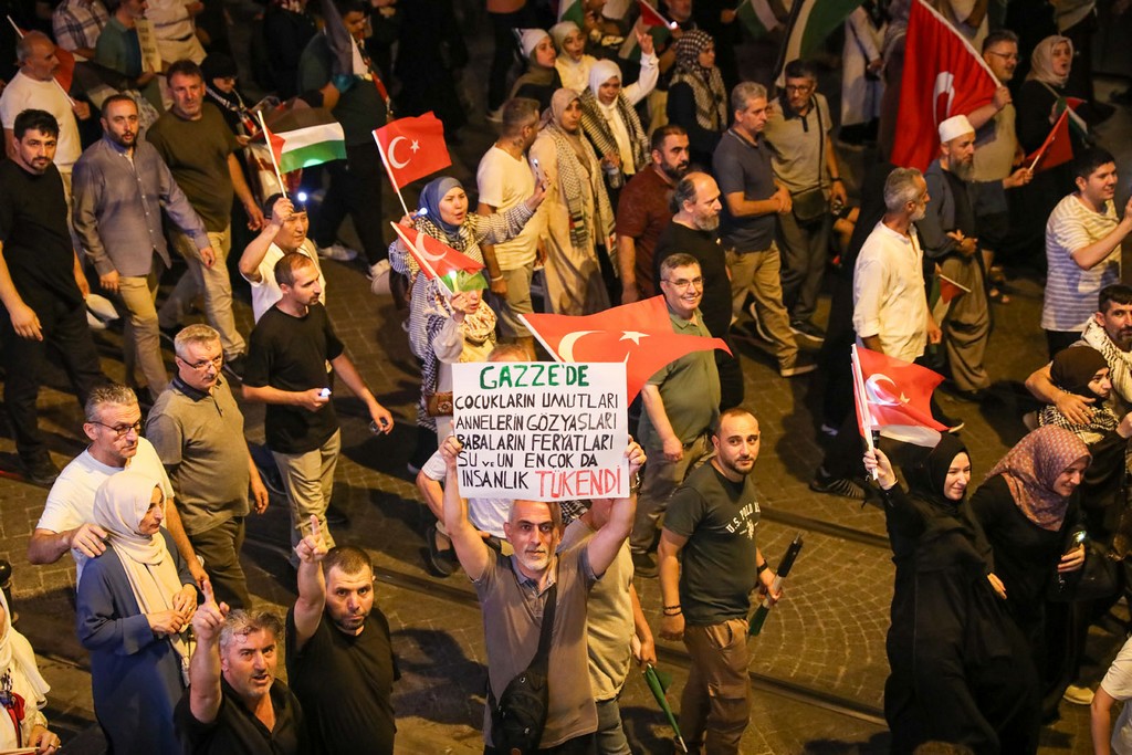 Yüz Binler İstanbul’da Gazze Için Yürüdü (2)