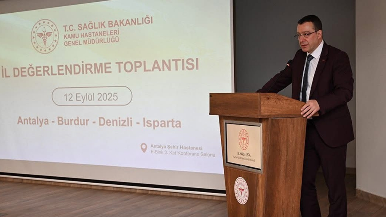 Antalya’da Kamu Hhastaneleri İl Değerlendirme Toplantısı yapıldı