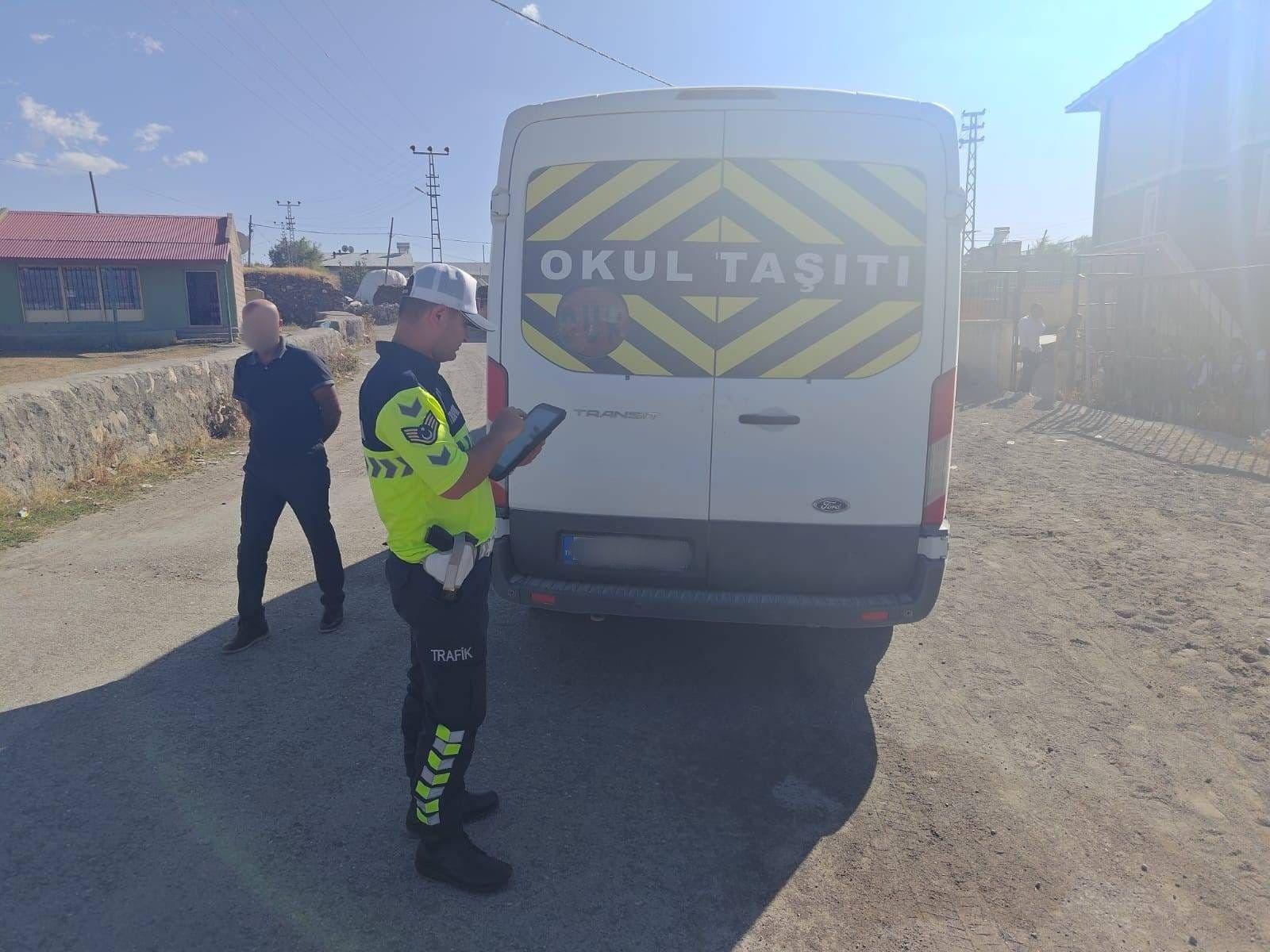 E3-385