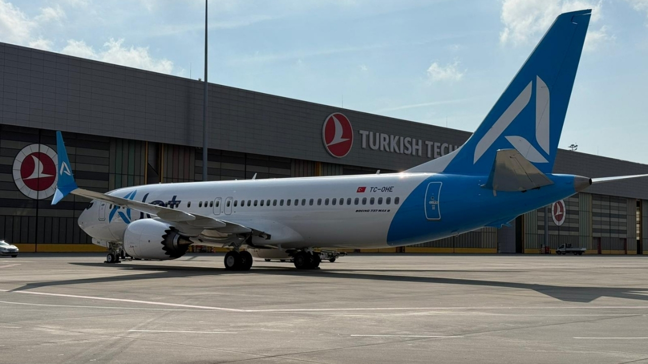 AJet’in 5. fabrika çıkışlı uçağı İstanbul’a indi