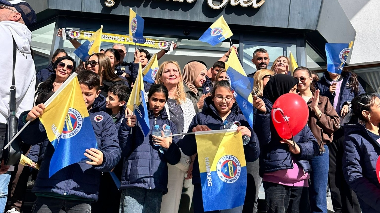 Hamburg Fenerbahçeliler Derneği'nden “Çocuklarımız Üşümesin” projesiyle minik kalplere sıcak dokunuş