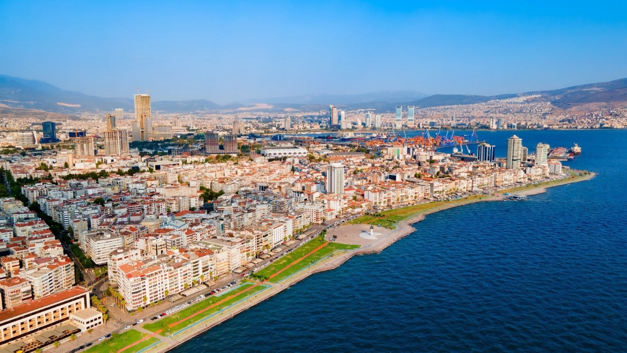 İzmir'de ortalama her yetişkinin üzerinde 100 bin lira borç var!