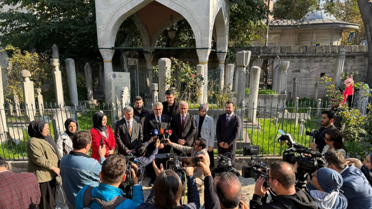 AK Parti’den Sezai Karakoç’un ölüm yıldönümünde znma ziyareti