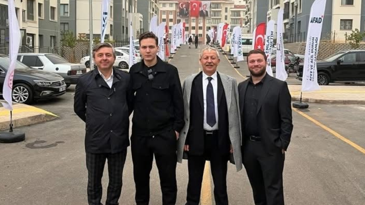 Bakan Murat Kurum Adıyaman’da “350 bininci deprem konutu teslim ediliyor”