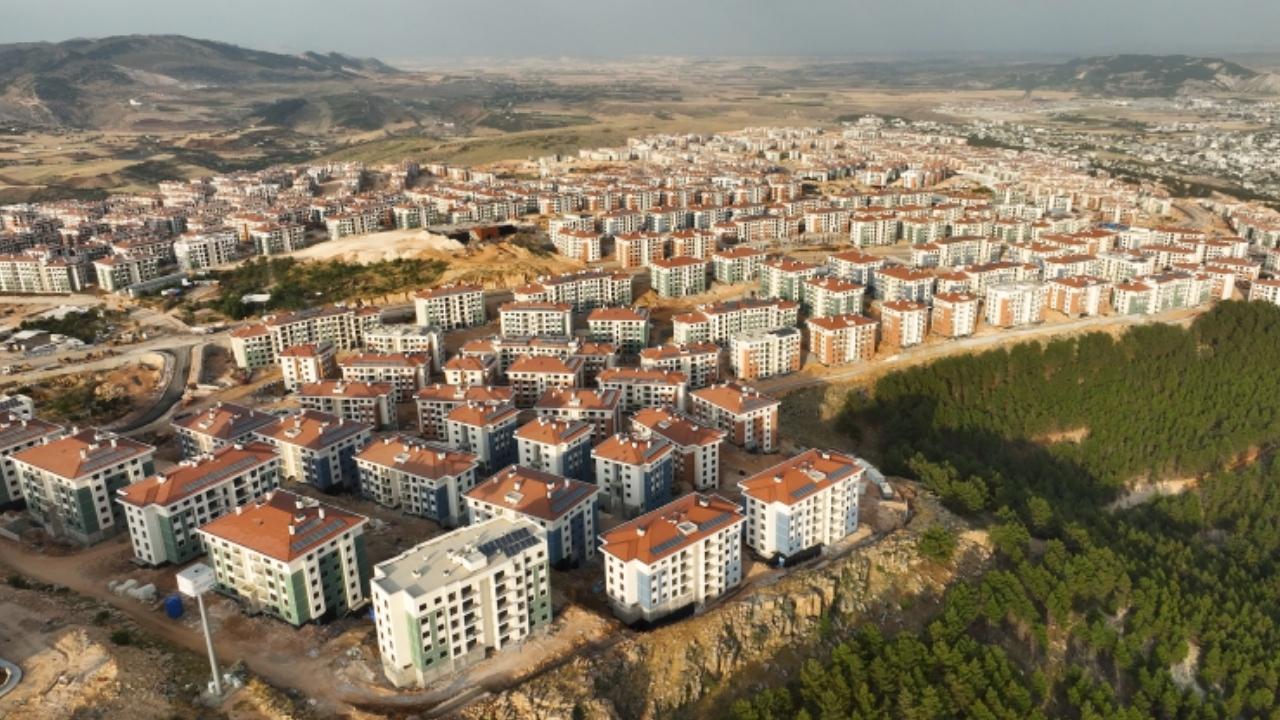 Deprem Bölgesinde 350 Bininci Konut Bugün Teslim Ediliyor