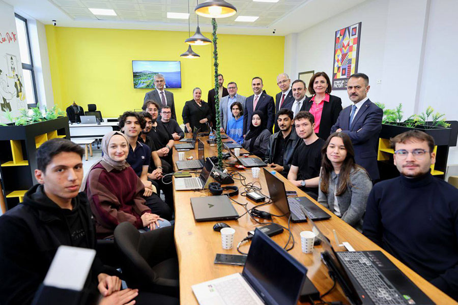 Ebb2B89F 6Fe4 45A4 8717 75A3A817F0A7 7