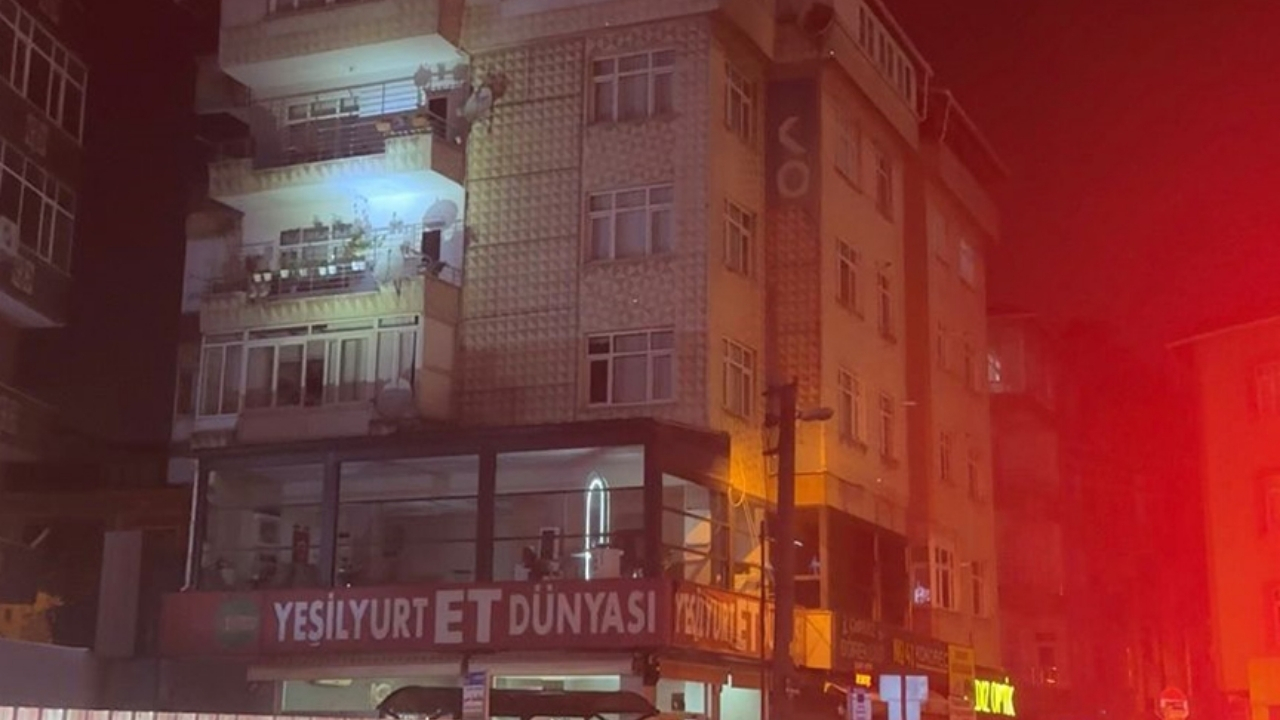 Gebze’de yıkılan binanın yanındaki binada çatlaklar oluştu 3 bina boşaltıldı