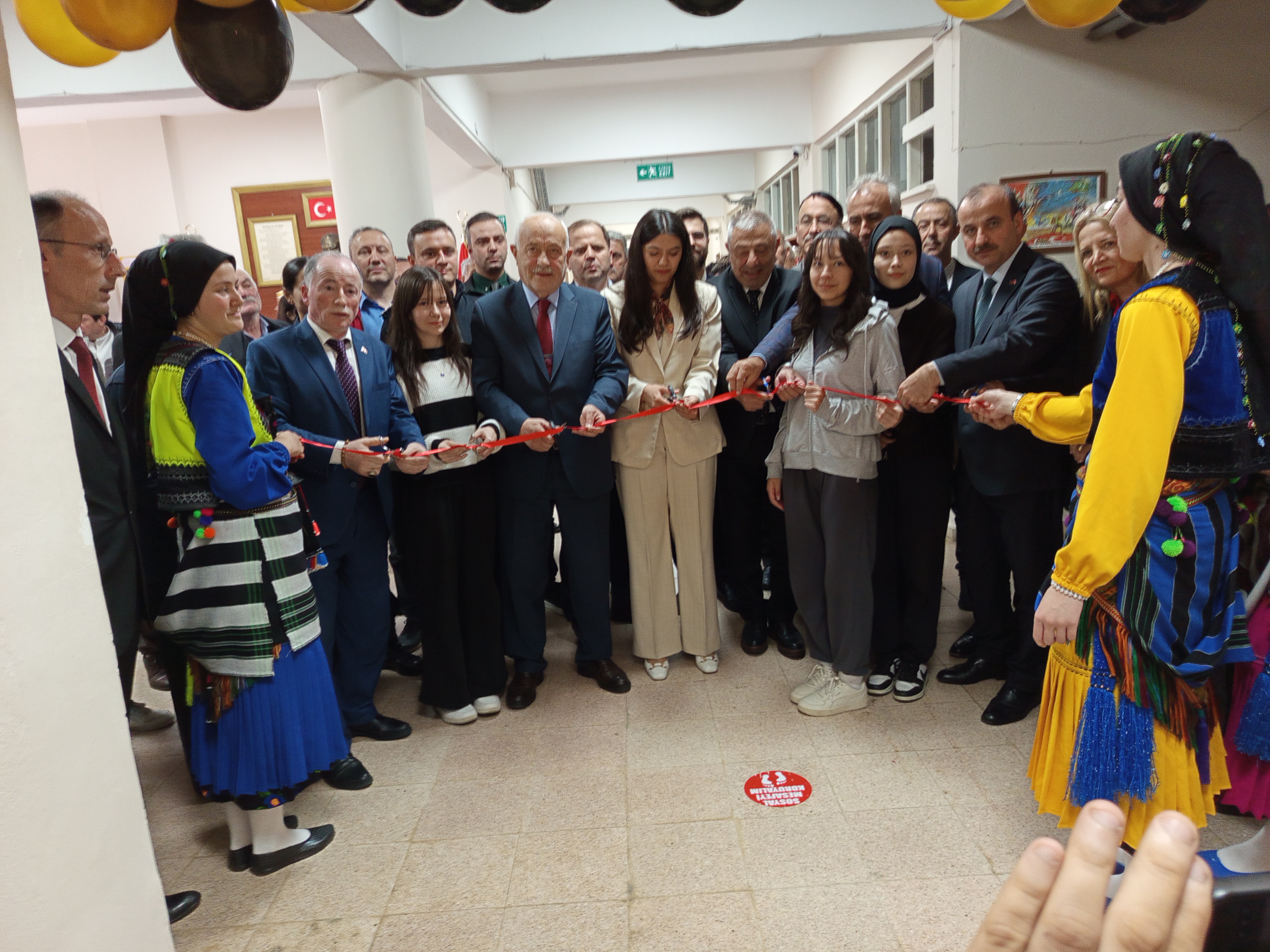 Kütüphane Cep Kamerasi 069