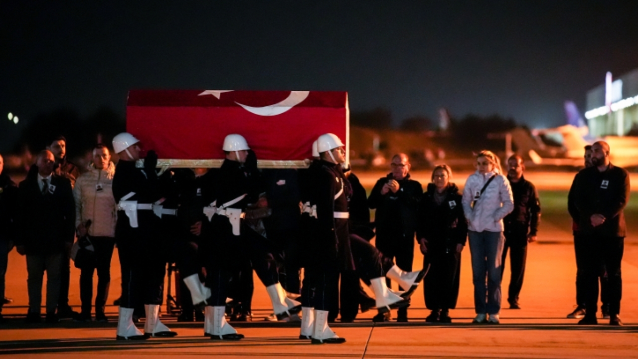 Şehit pilot Hasan Bahar’ın naaşı İstanbul’a getirildi