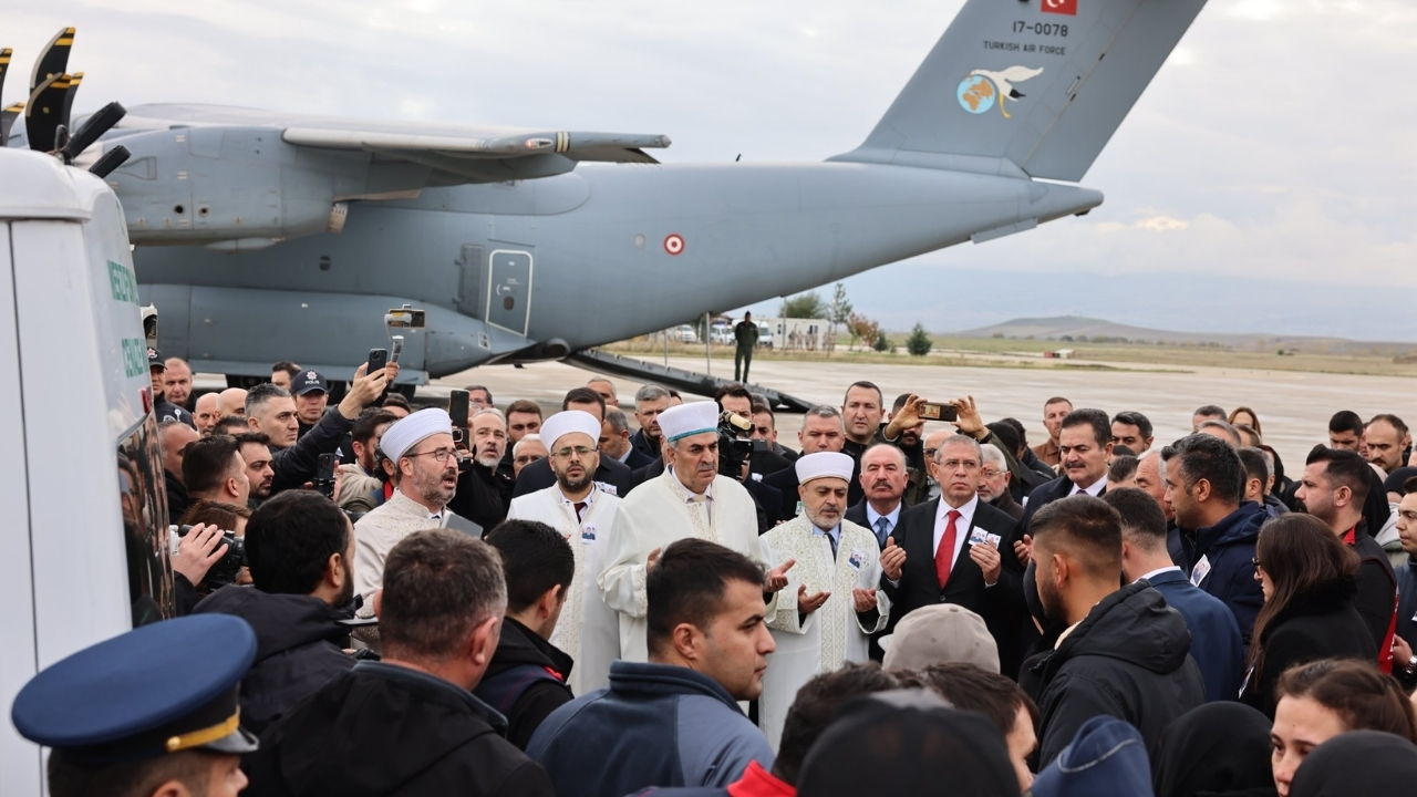 Şehitlerimiz Merzifon Havalimanında düzenlenen törenle karşılandı