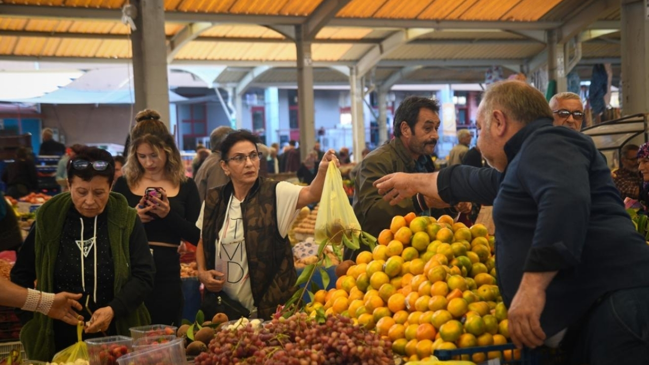 Sındırgı’da deprem sonrası yaşam normale dönüyor