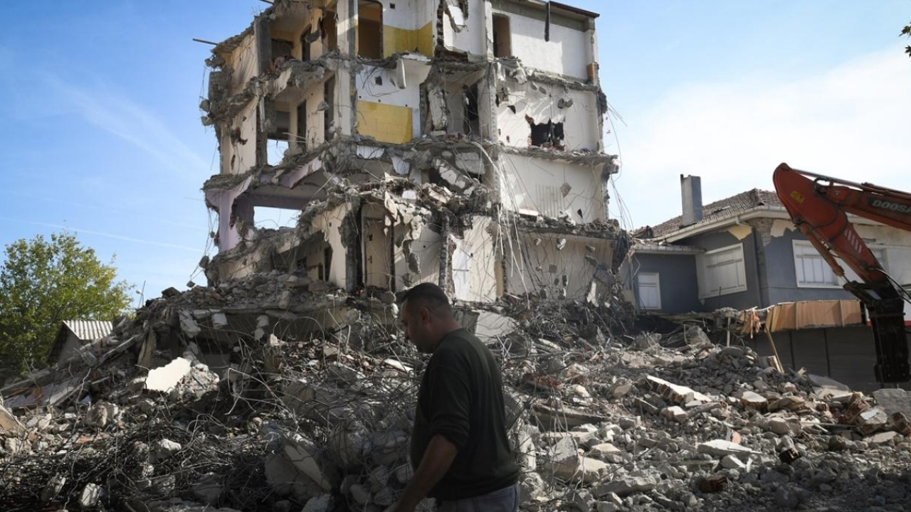 Sındırgı’da deprem sonrası yaşam normale dönüyor