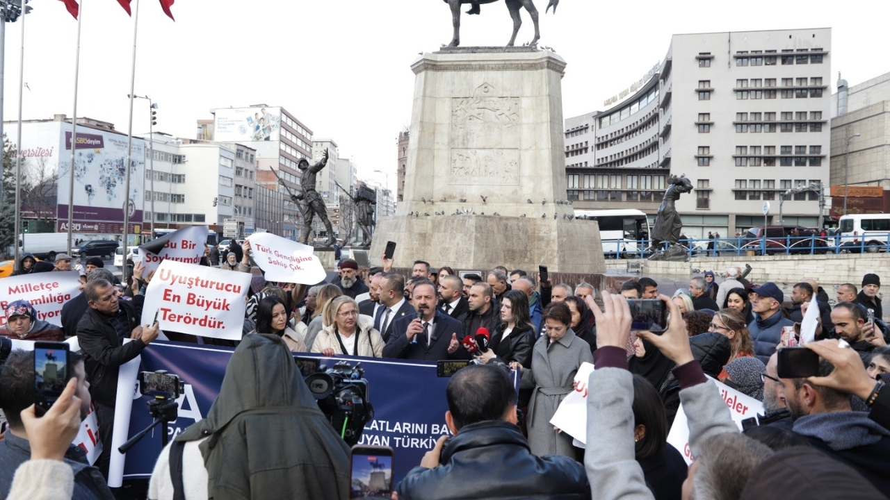 Ağıralioğlu Evlatlarını madde bağımlılığından kurtaramayan bir milletin geleceği olmaz