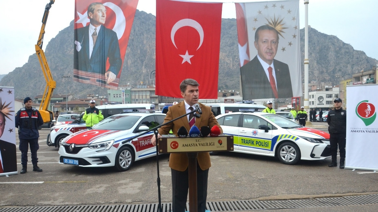 Amasya’da emniyet ve jandarmaya 71 yeni araç teslim edildi