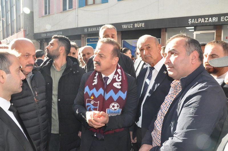 Anahtar Parti̇ Genel Başkani Şalpazarinda 043