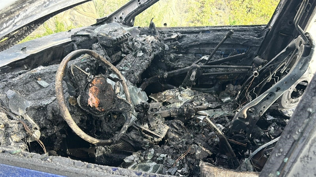 Samsunsporlu futbolcu Musaba’nın aracı seyir halindeyken alev aldı