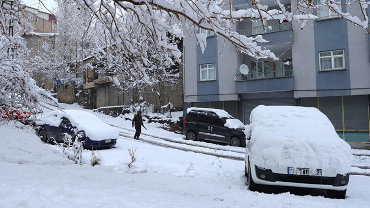 Yurdun bazı kesimlerinde kar etkili oldu