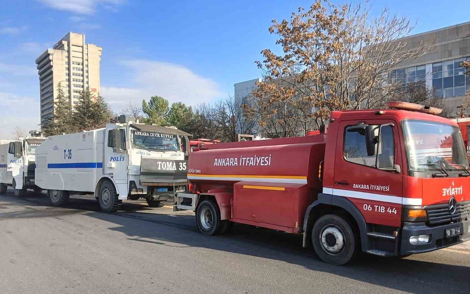 Ankara Emniyet Yenimahalle Yediemin Otoparkında Yangın Çıktı 2