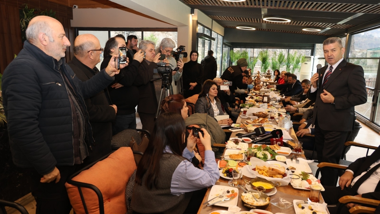 Artvin Valisi Turan Ergün gazetecilerle bir araya geldi