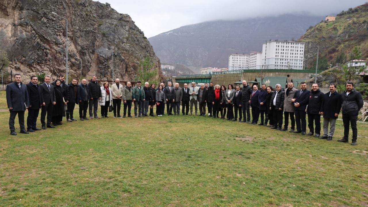 Artvin Valisi Turan Ergün Gazetecilerle Bir Araya Geldi 3