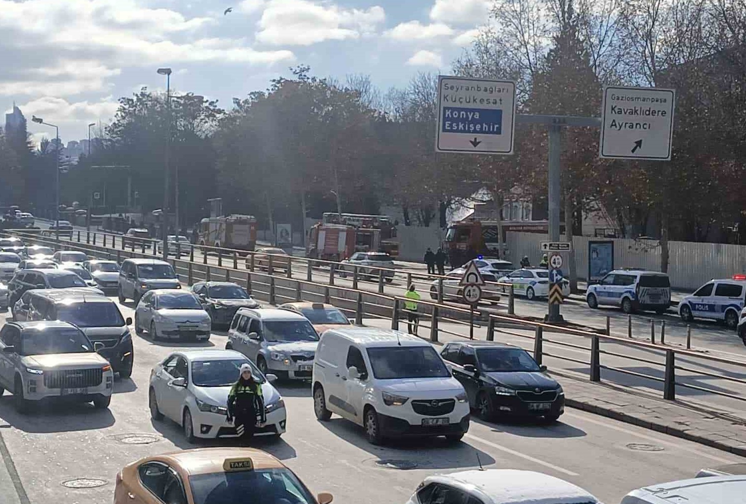 İçişleri Bakanlığı Yerleşkesindeki Konteynerlerde Yangın Çıktı 3