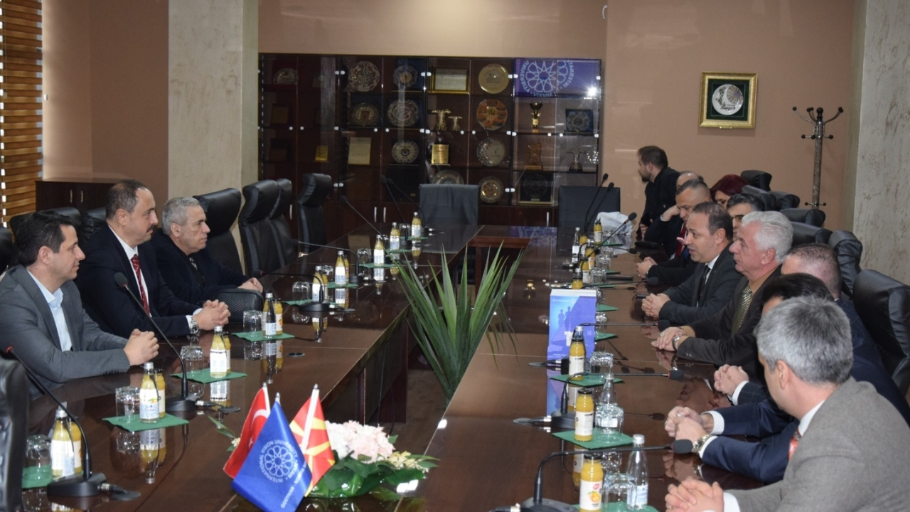 Türk Diplomasisi Gostivar’da Vizyon Üniversitesi’ne ziyaret