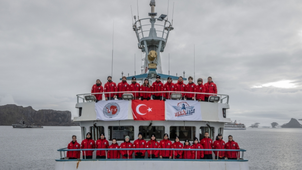 Türk ekibi Antarktika’da 14 bilimsel proje yürütülecek