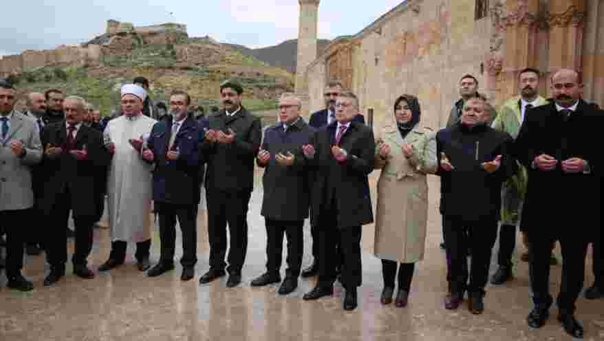 Divriği Ulu Camii ve Darüşşifası, 9 yılın ardından ibadete açıldı