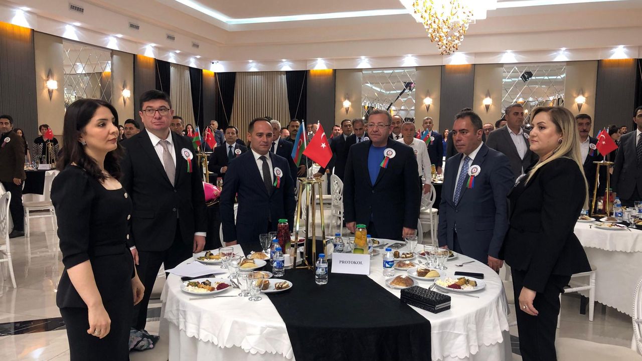 Azerbaycan Bağımsızlık Günü Kars'ta etkinliklerle kutlandı