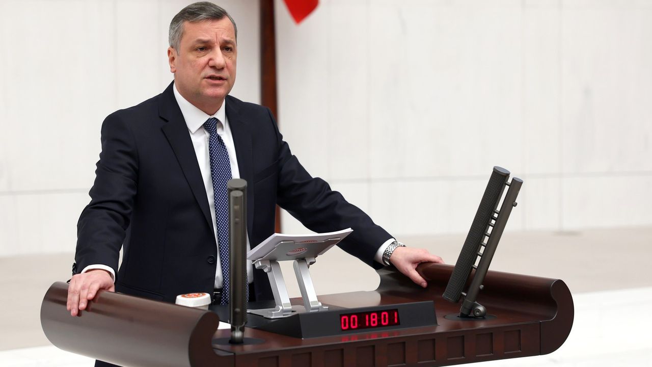 CHP'li Özgür Ceylan, MEB’in kontenjan kararını meclise taşıyor