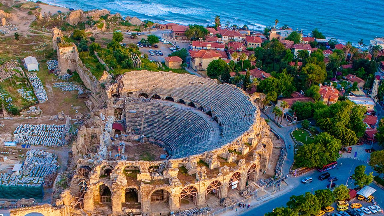 Antalya turizmde yeni bir rekora imza attı: Bir günde 104 bini aşkın ziyaretçi