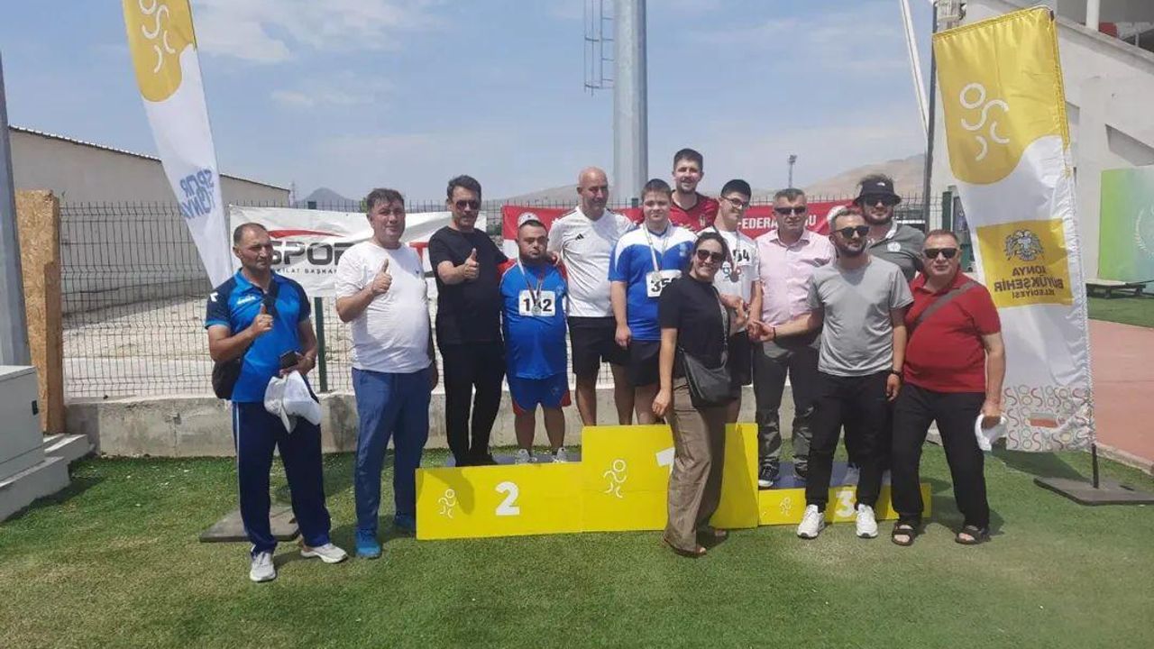 Özel sporcular Türkiye Atletizm Şampiyonası'nda Kars rüzgarı esti