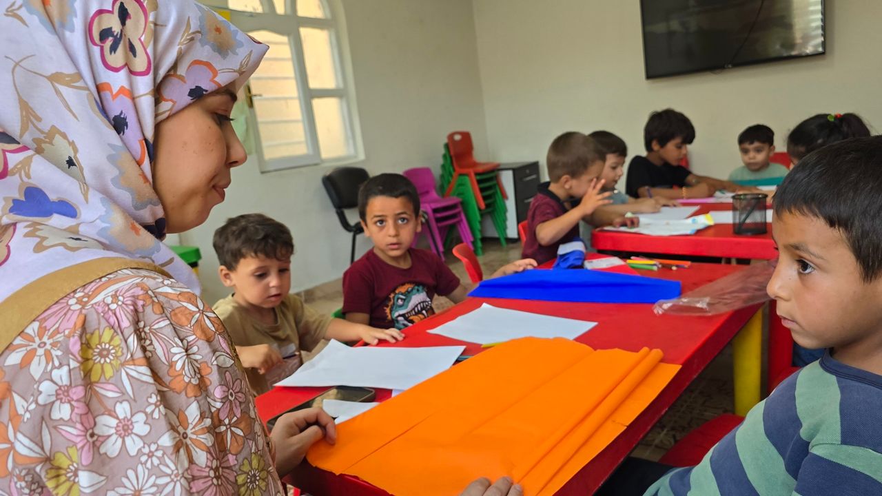 Eyyübiye'de kadınlar kursta çocuklar kreşte