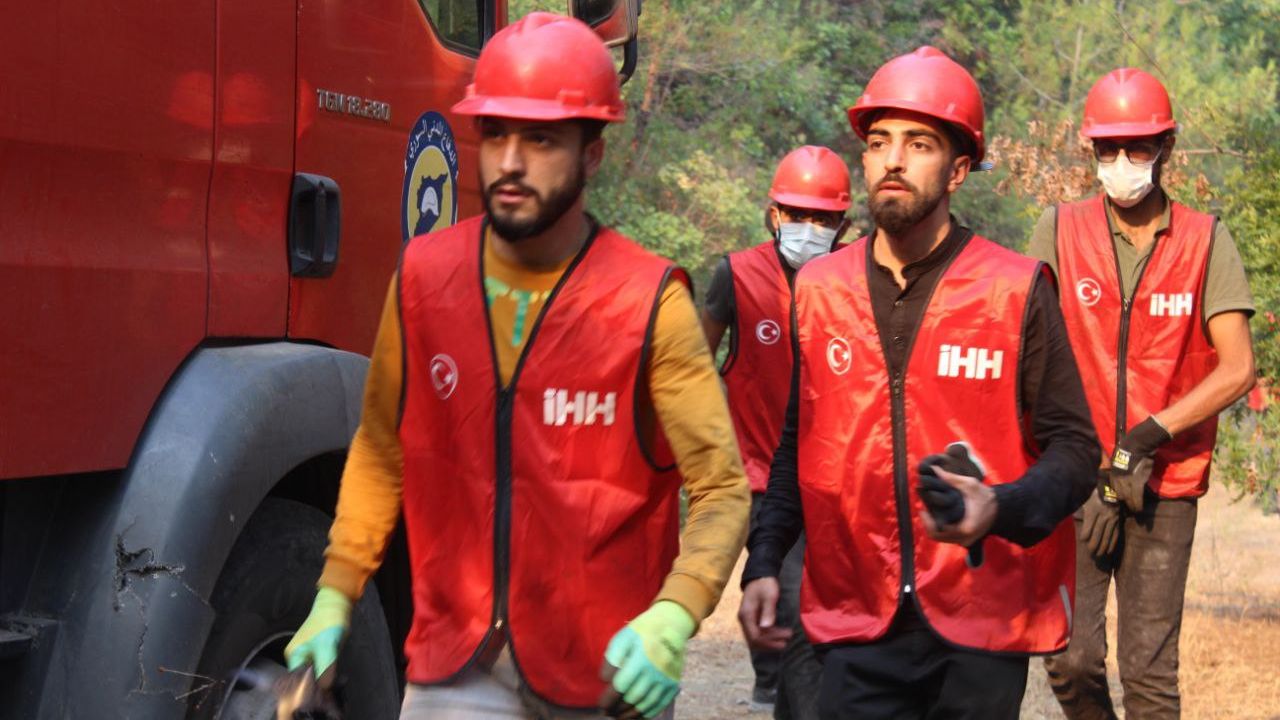 Bayırbucak'taki Türkmen köylerindenorman yangınları sürüyor