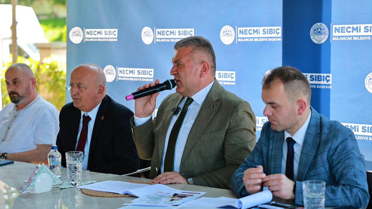 Necmi Sıbıç: "Bilgi sahibi olmadan fikir sahibi olunmaz"